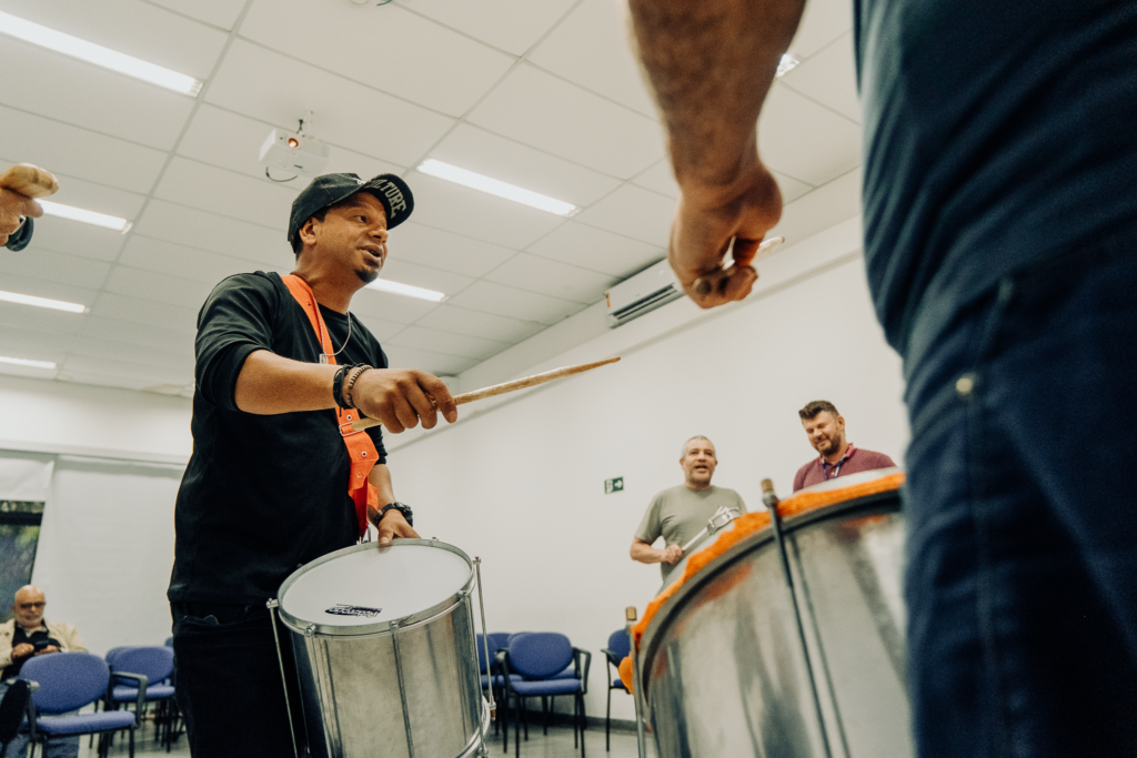 Projeto Descomprenssão musical Sebrae